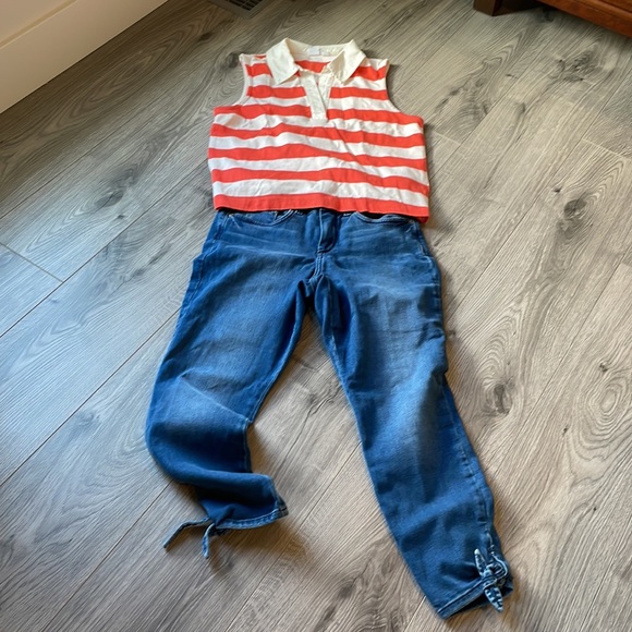 Gap Striped Sleeveless Crop top with V-neck & Collar. - Picture 3 of 5